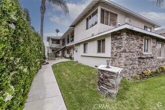 Building Photo - 11549 Sylvan St
