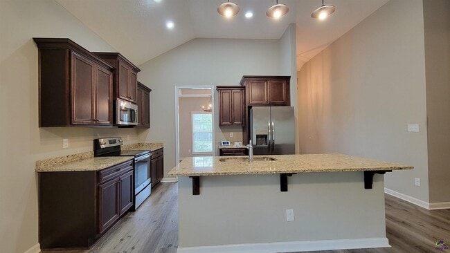 Building Photo - 106 Hay Bale Wy