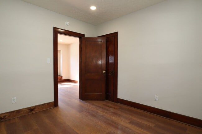 Building Photo - Newly Updated 3 Bedroom Home!