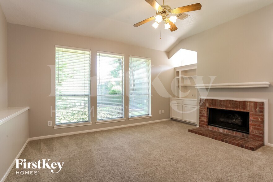 Building Photo - 2115 Mercoal Dr