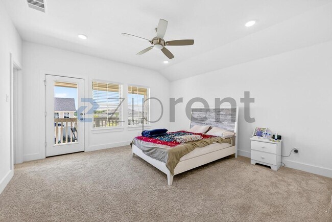 Building Photo - 3140 Eddington Dr