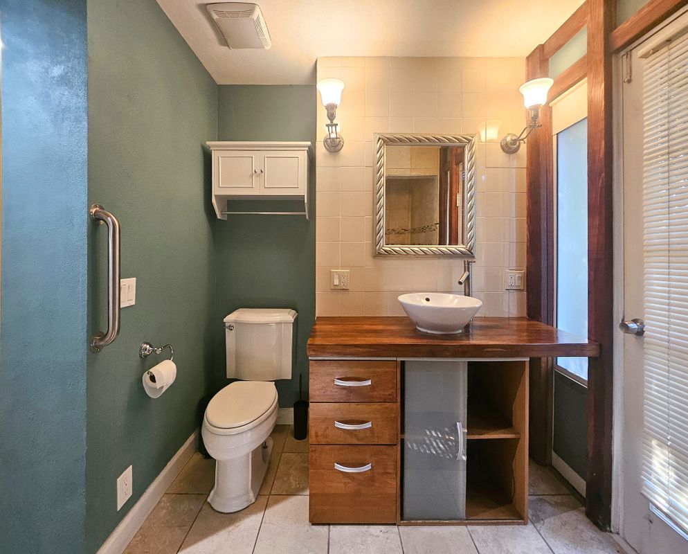 Building Photo - 2635 Puesta Del Sol