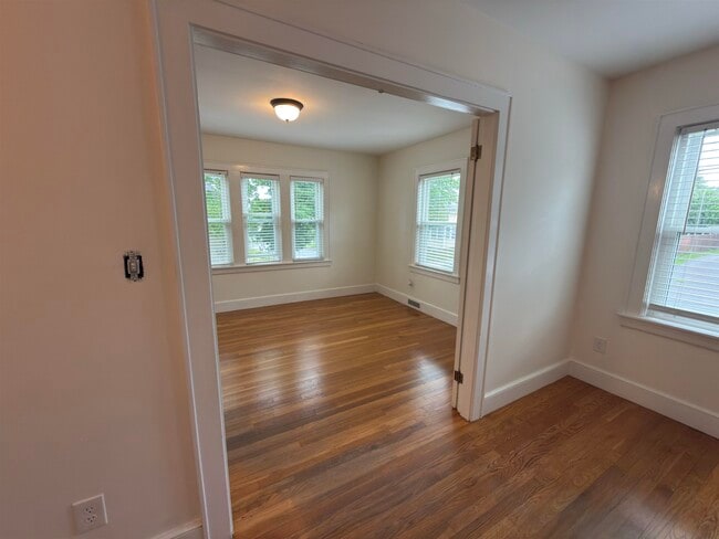 Building Photo - 573 Spruce St