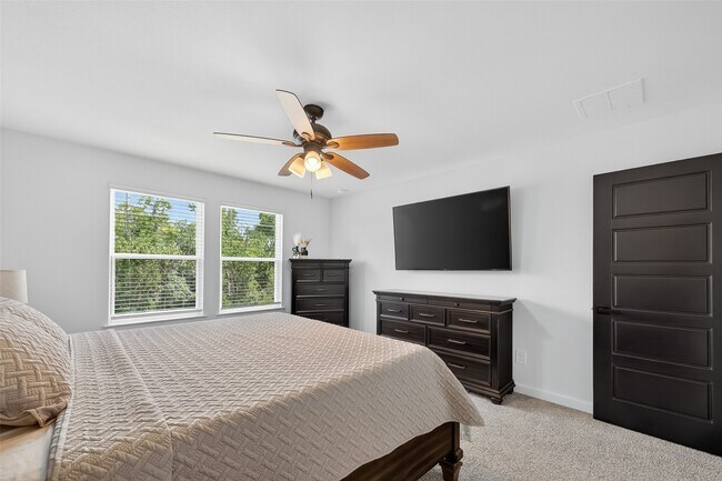 Building Photo - 3233 Creston Gate Dr