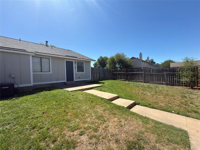 Building Photo - 1614 W Braker Ln