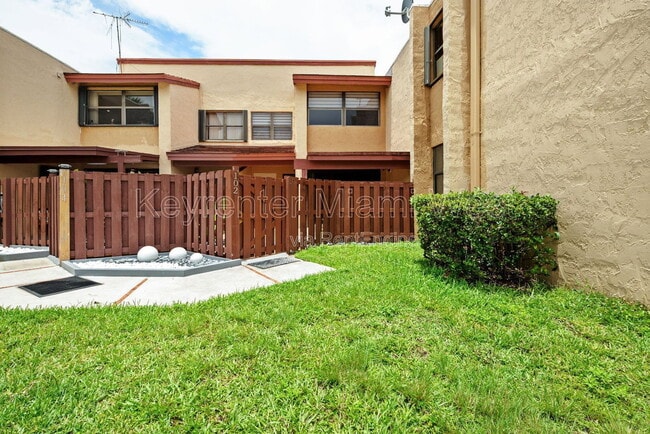 Building Photo - 201 W Park Dr