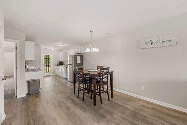 Building Photo - 214 Jeremy Ln