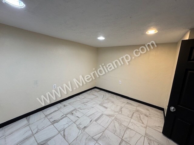 Building Photo - 3809 Barr St