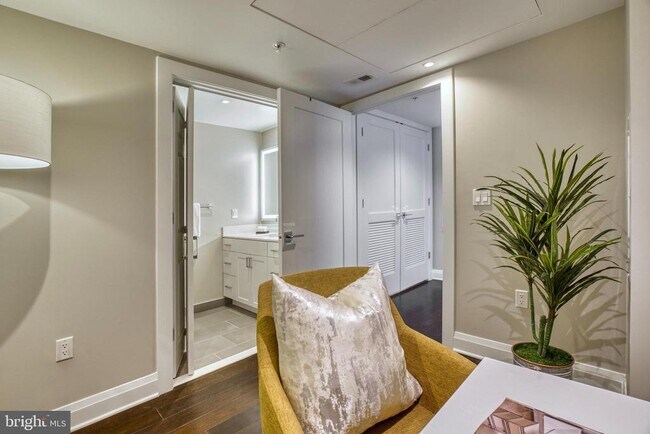 Building Photo - 925 N Fairfax St