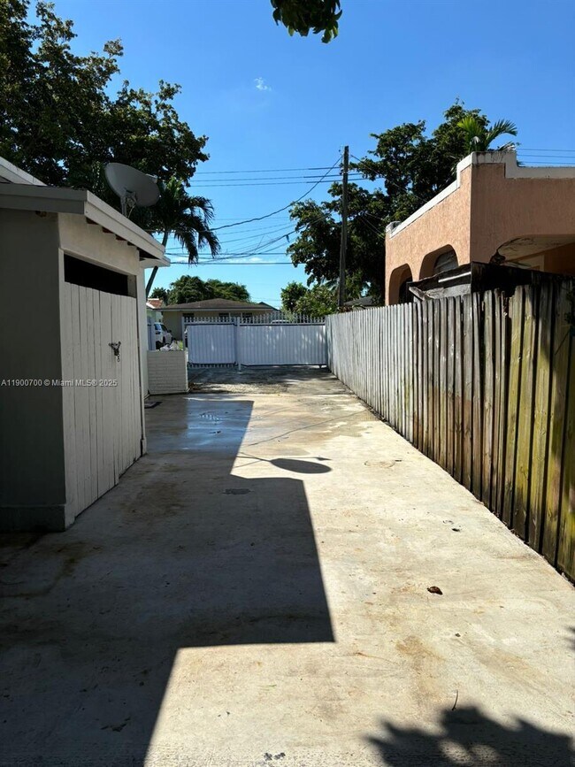 Building Photo - 2361 NW 32nd St