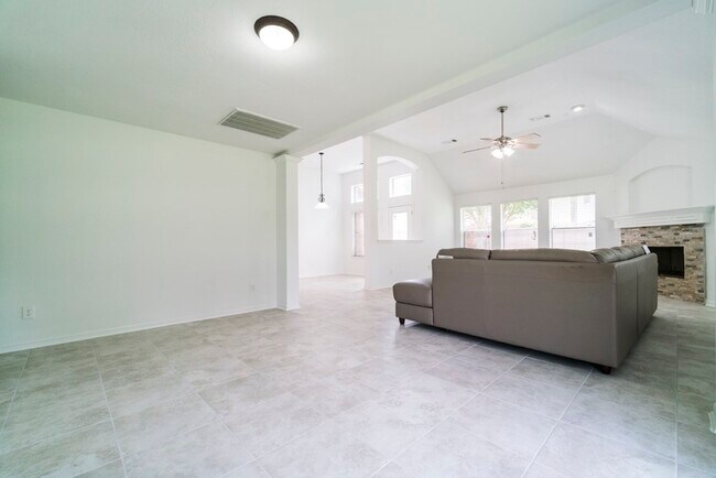 Building Photo - 5602 Painted Trail Dr