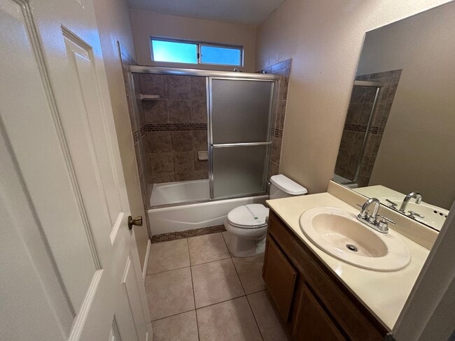 Building Photo - COMING SOON at Ascot Park Villas!!!