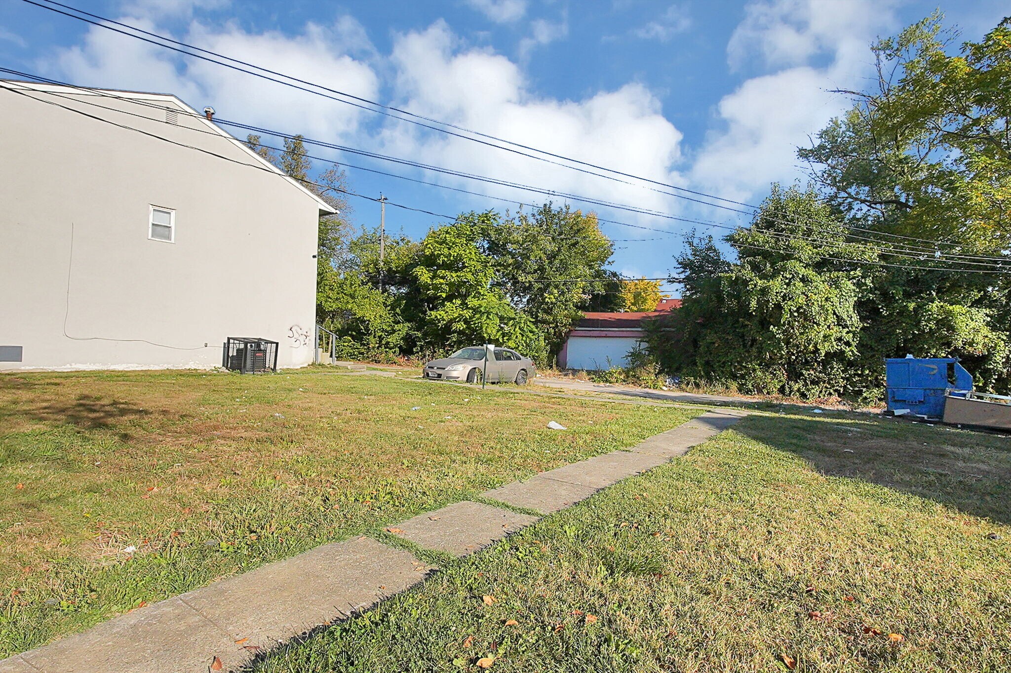 Building Photo - 1660 E 25th Ave