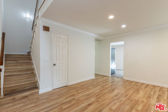 Building Photo - 10227 Autumn Leaf Cir