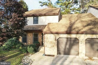 Building Photo - 133 N Park Dr