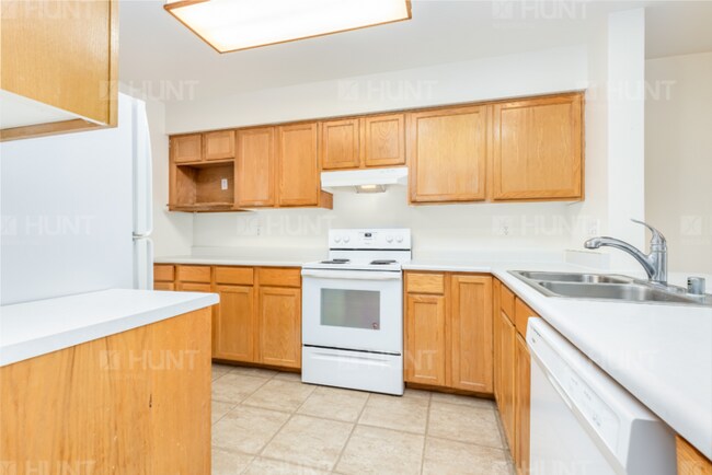Building Photo - 2208 Kirkbride Ave
