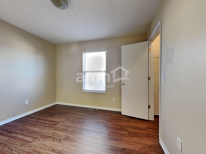 Building Photo - 427 Kreider Dr