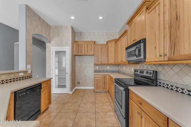 Building Photo - 7913 N 88th Ln