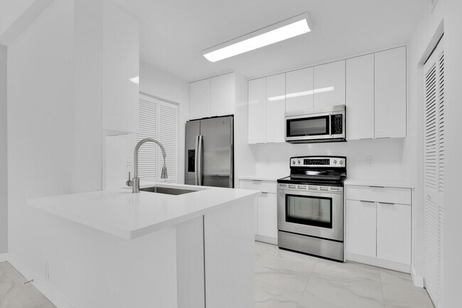 Building Photo - 4005 W McNab Rd