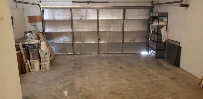 Building Photo - 19350oldcreekroadUNITb.IS4LEASE.COM