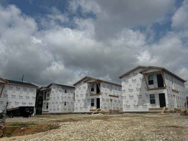 Building Photo - Sunrise Suites Apartments