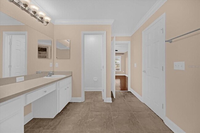 Building Photo - 3499 Summerwood Way