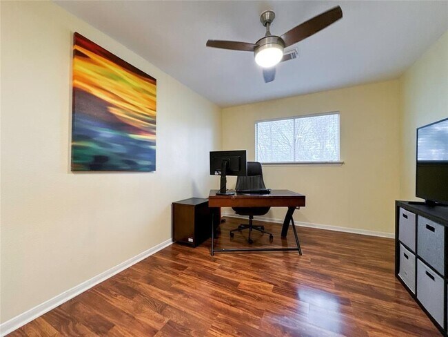 Building Photo - 5202 Spring Cir Dr