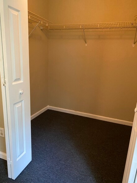 Building Photo - 1308 McCaskill Ave