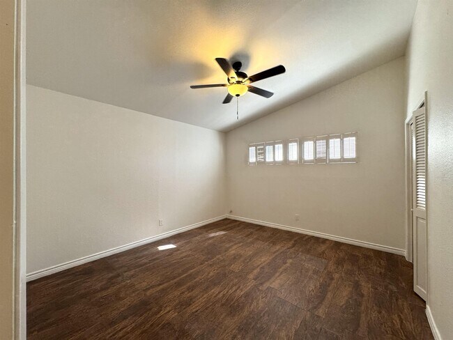 Building Photo - 777 Clouse Dr