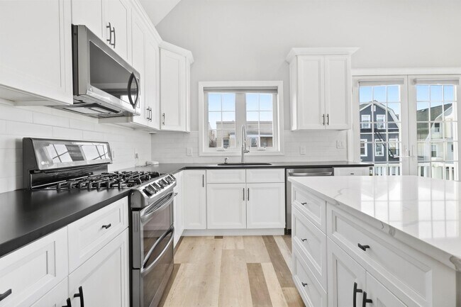 Building Photo - 131 76th St