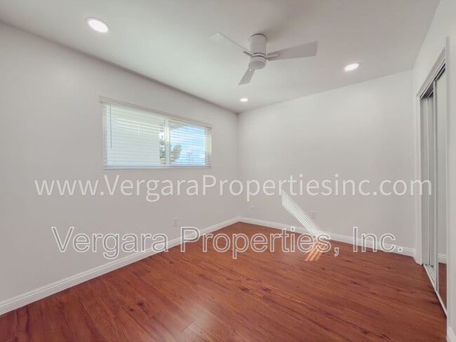 Building Photo - 18012 Manhattan Pl