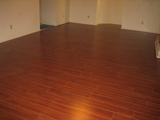 Building Photo - 331 Cobbleton Dr