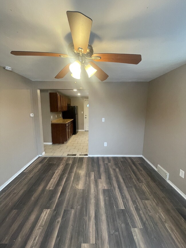 Building Photo - 149 Parkwood Rd