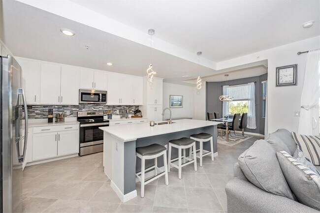 Building Photo - 12240 Wellen Golf St