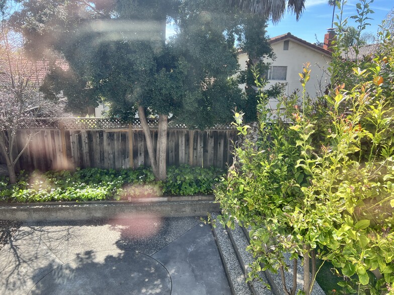 Building Photo - 322 Avenida Nogales