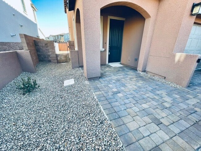Building Photo - 72 Verde Rosa Dr