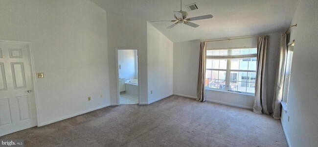 Building Photo - 47369 Darkhollow Falls Terrace