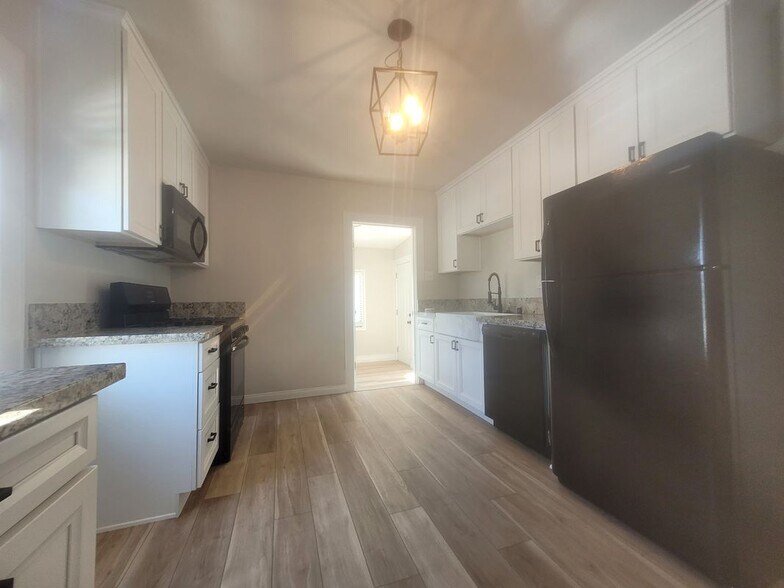 Building Photo - 4143.5 Cleveland