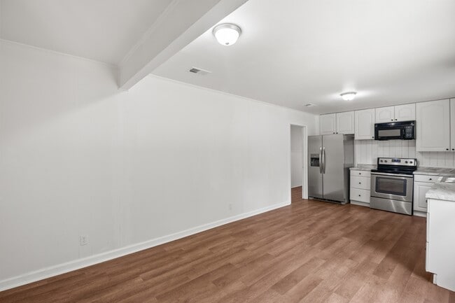 Building Photo - 27 Bethune Ct