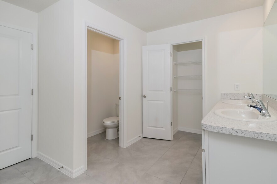 Building Photo - 477 Sunlit Coral St