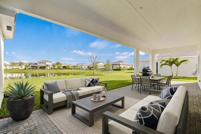 Building Photo - 14823 Wildwood Cir