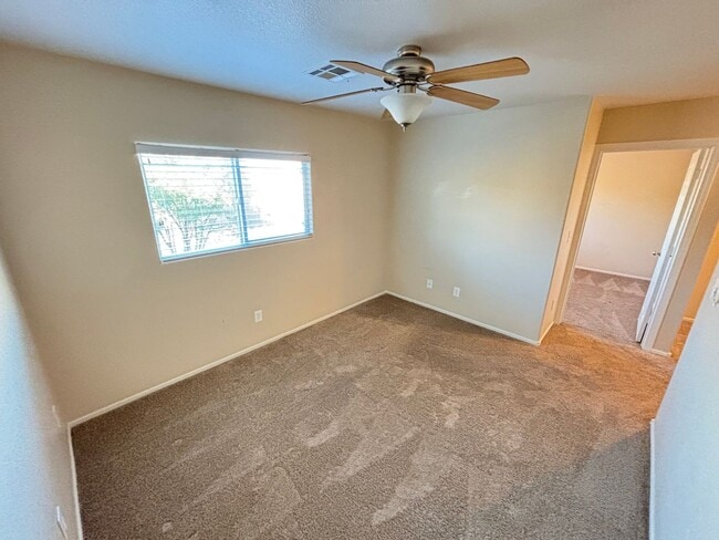 Building Photo - Gorgeous 3Bed/2.5Bath, 2-Story Home located in the SW part of the valley