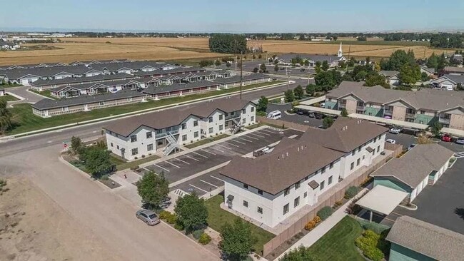 Building Photo - 676 Carlow Dr