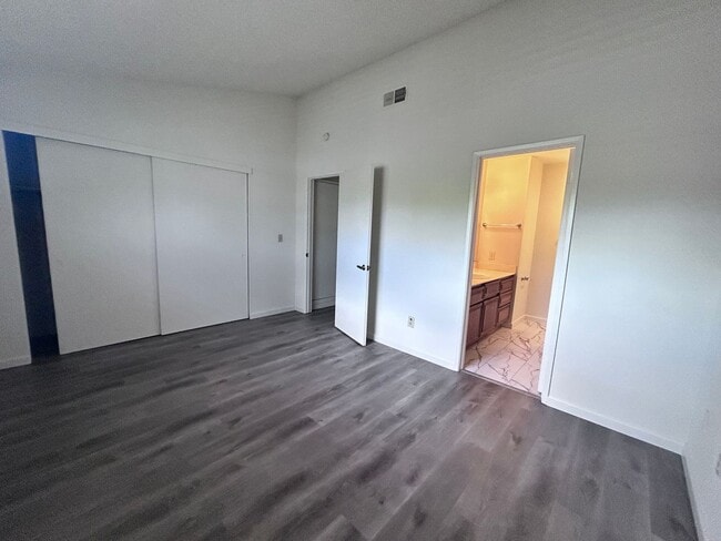 Building Photo - Two Bedroom 2.5 Bathroom Condo in Citrus H...