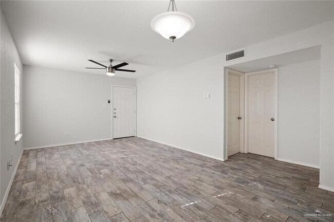 Building Photo - 11 West Dr