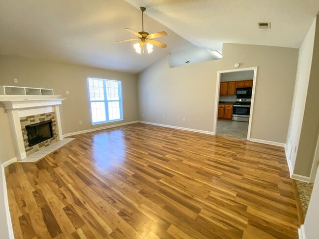 Building Photo - 3 bed, 2 bath in Hernando