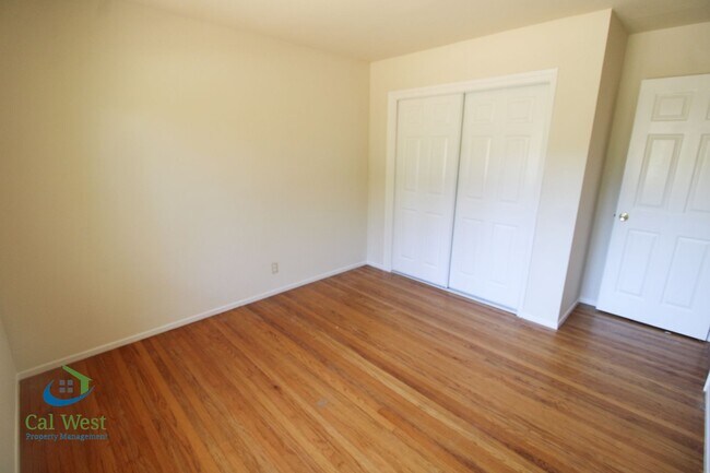 Building Photo - $4895 - Large beautiful 3/2 Home located i...