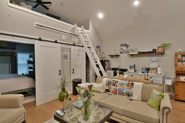 Building Photo - 4875 Main St