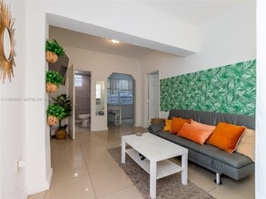 Building Photo - 143 NE 43rd St