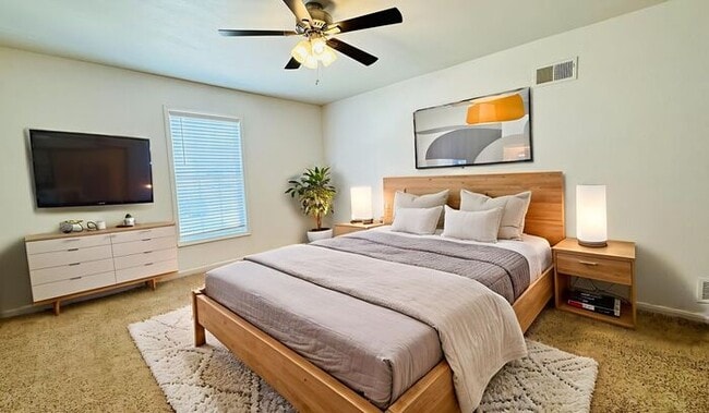 Building Photo - Creekwood Park Townhomes - Reduced rent + claim your choice of a brand-new 55" TV or a $250 Amazo...